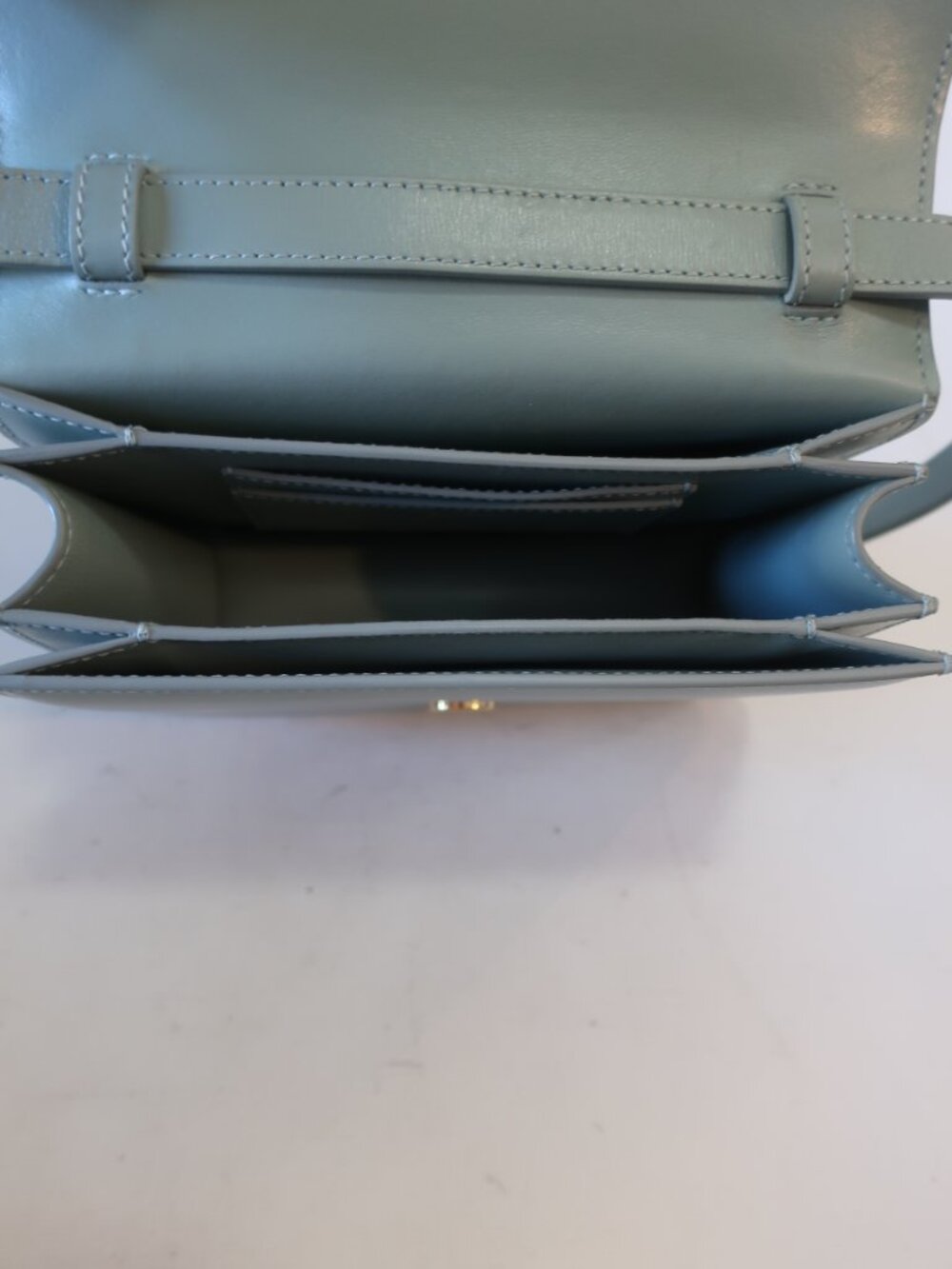 Women Ferragamo Fiamma Leather Light Green Shoulder Bag - Picture 10 of 12